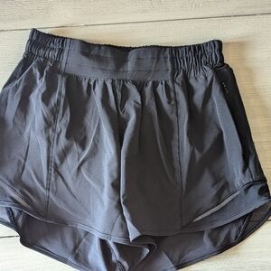 Lululemon size 2 hotty hot shorts black 4 inch inseam